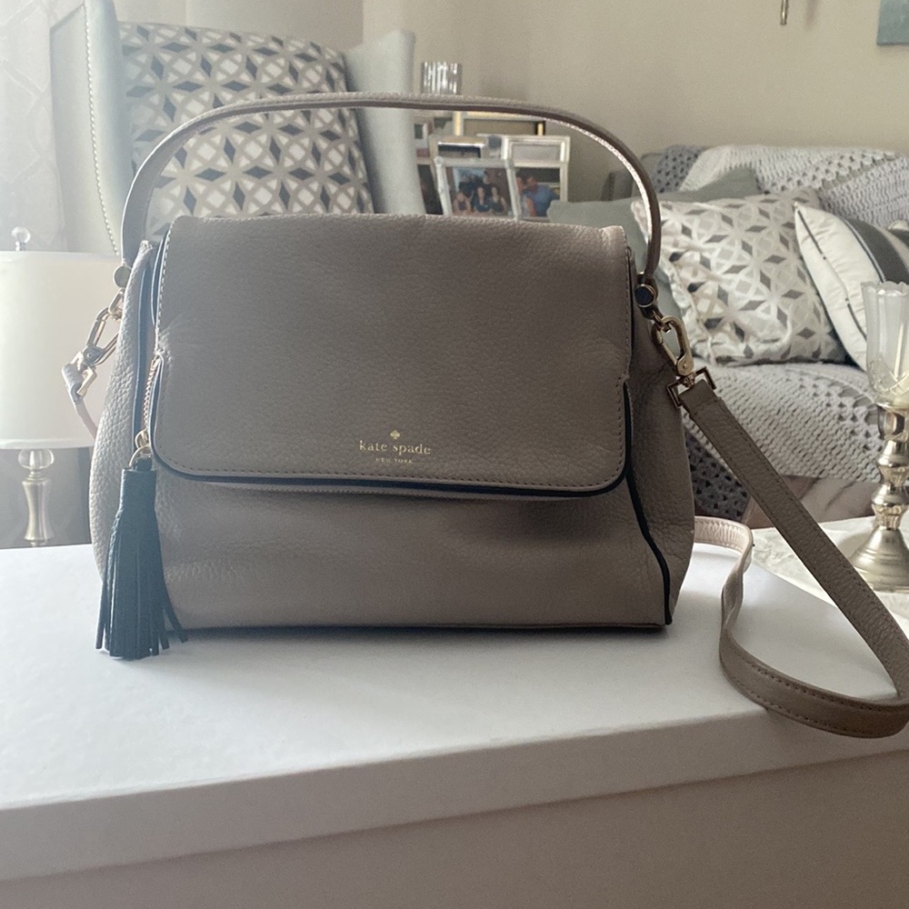 🌸Kate Spade Chester Street Miri grey pebble leather Satchel w removable strap🌸